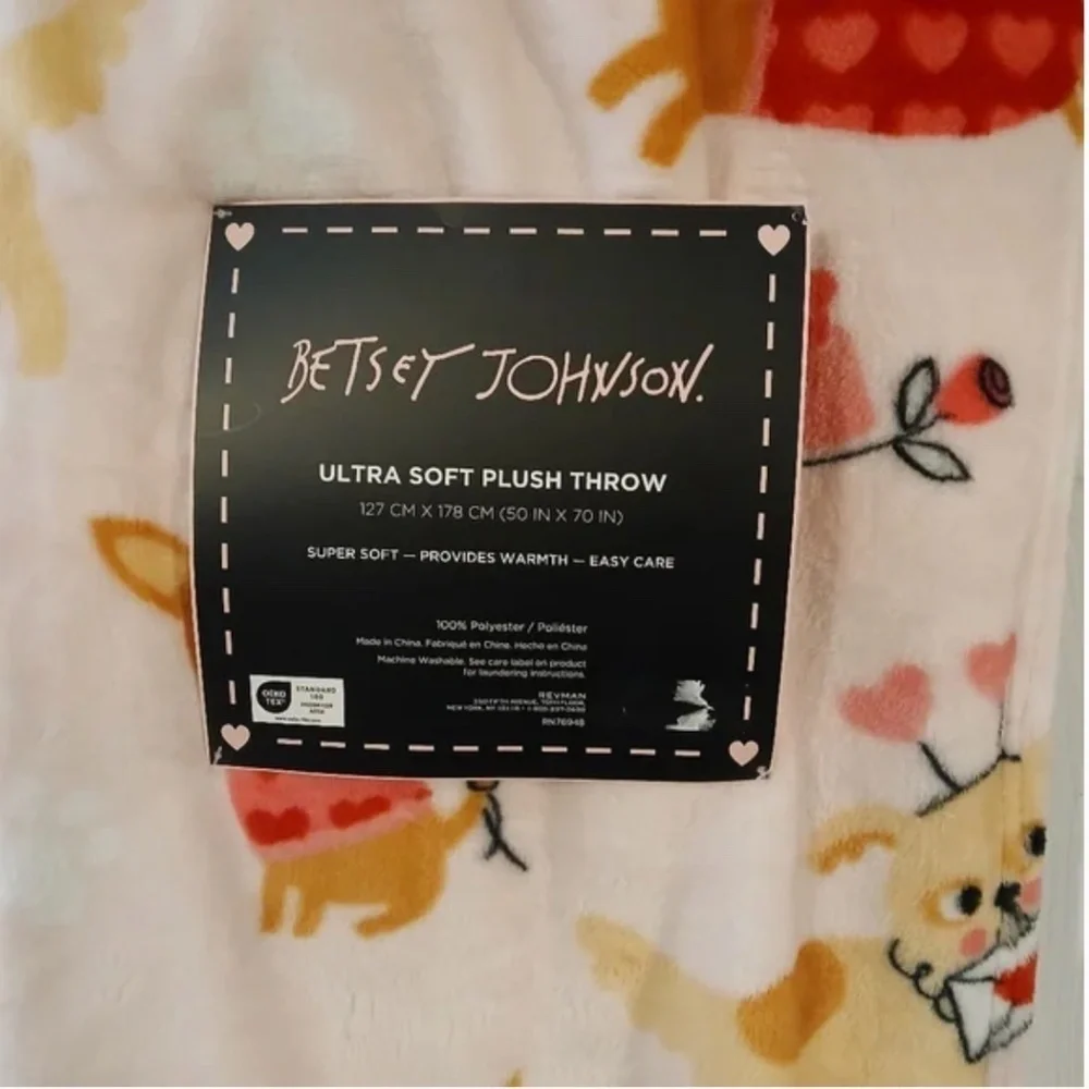 NWT Betsey Johnson Puppy Dog Love Hearts Plush Throw Blanket